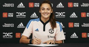 Indian origin Safia Middleton-Patel signs first pro contract at Manchester United Women!