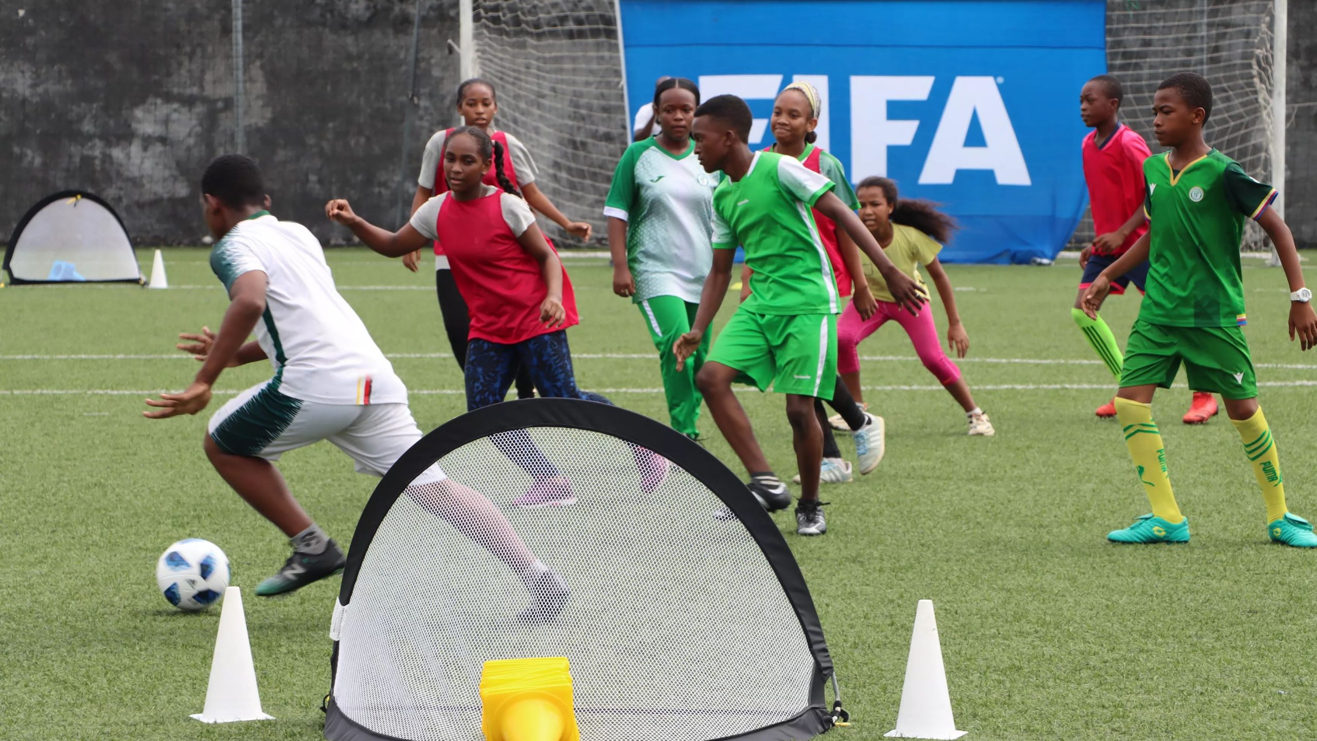 Comoros embraces Football for Schools!
