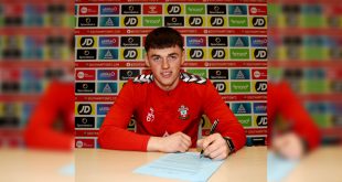 Matt Carson signs first professional Southampton FC contract!