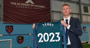 Mason Terry pens professional West Ham United contract!
