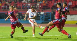 Chhetri sets milestone as Munoz claims first ISL victory over Jamshedpur FC!